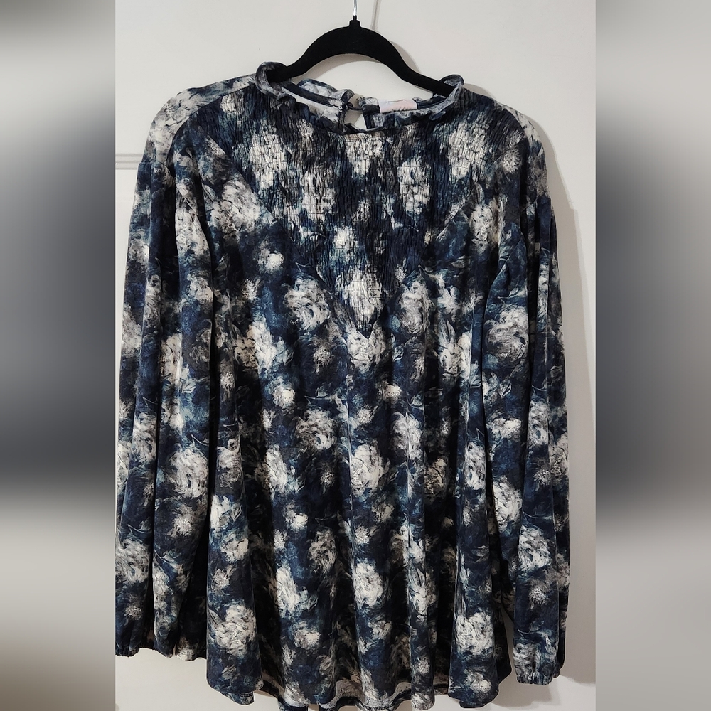2XL LulaRoe Clara smocked blouse, nwt